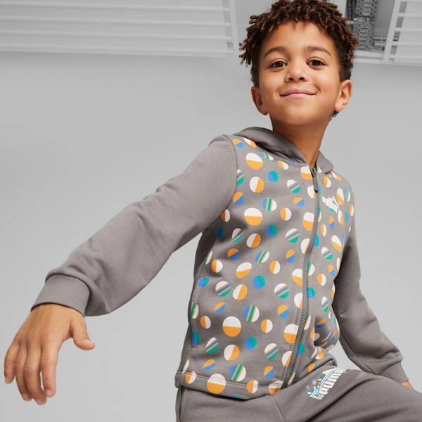 ESS+ SUMMER CAMP: Mali, živahni duhovi v PUMA Full-zip Hoodie, pripravljeni na poletne dogodivščine!